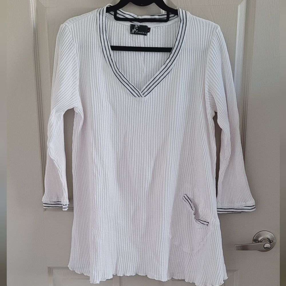 FENINI White Striped V-Neck Top